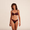 Tanga avec dentelle rouge femme