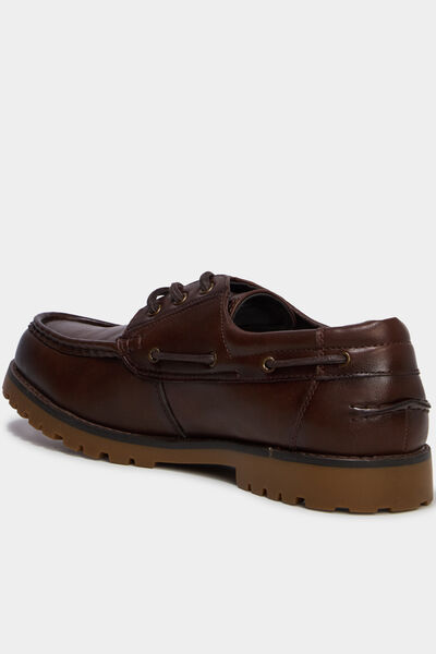 Chaussures bateau crant&eacute;es marron homme
