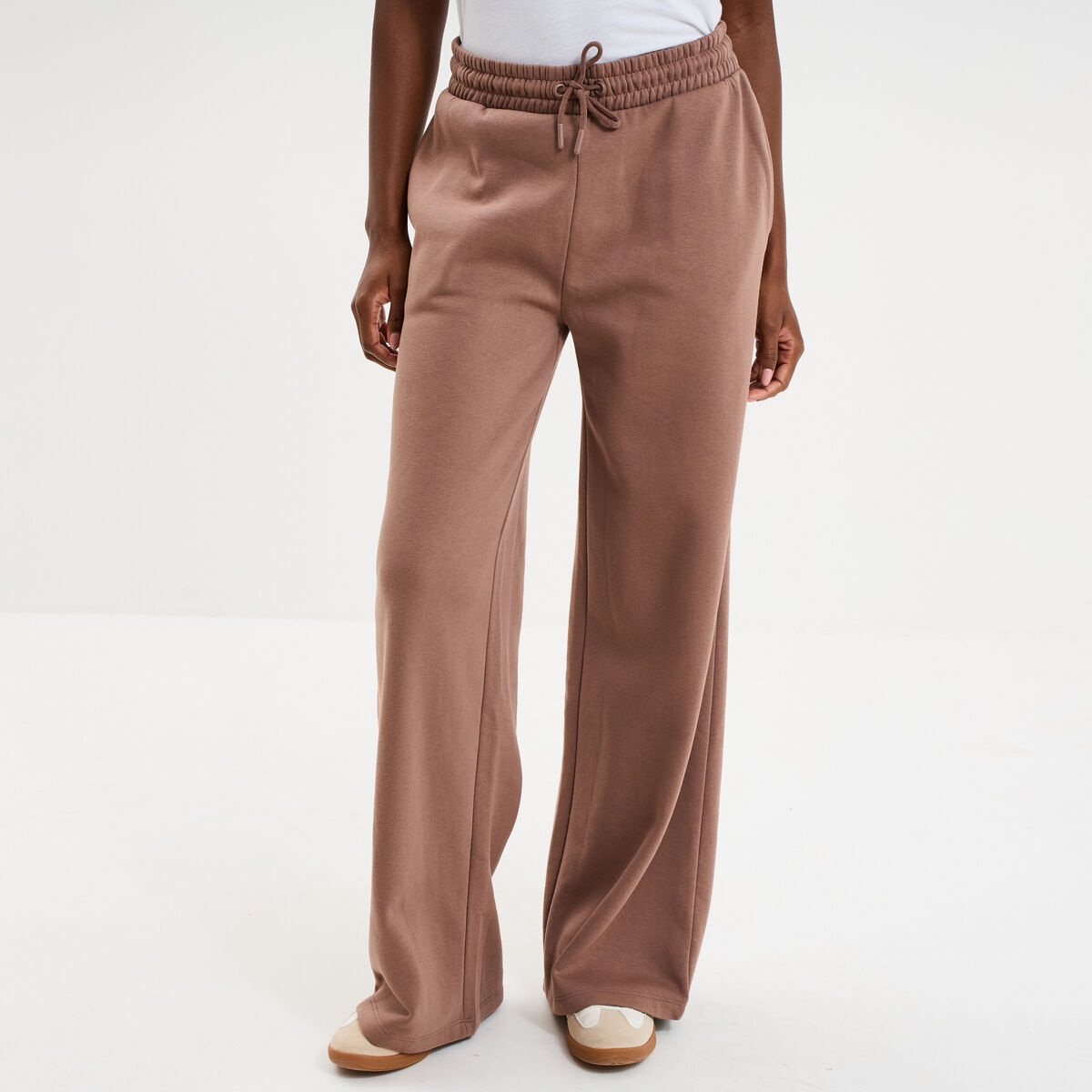Pantalon jogging large taille &eacute;lastiqu&eacute;e marron cognac femme