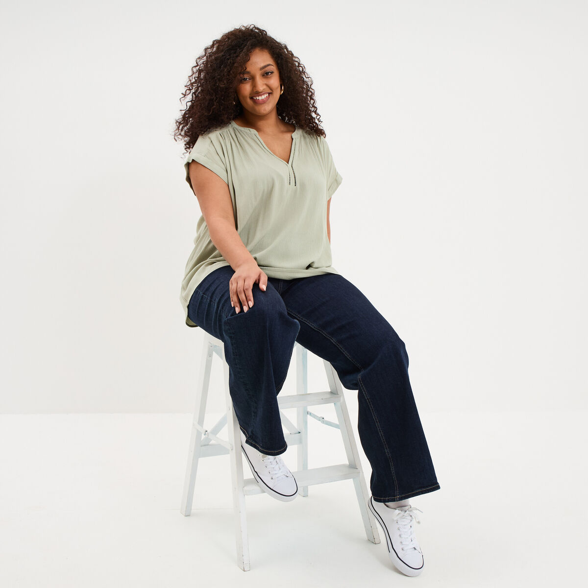 Blouse col en V manches courtes vert kaki femme grande taille