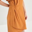 Robe droite asymétrique à volants marron cognac femme