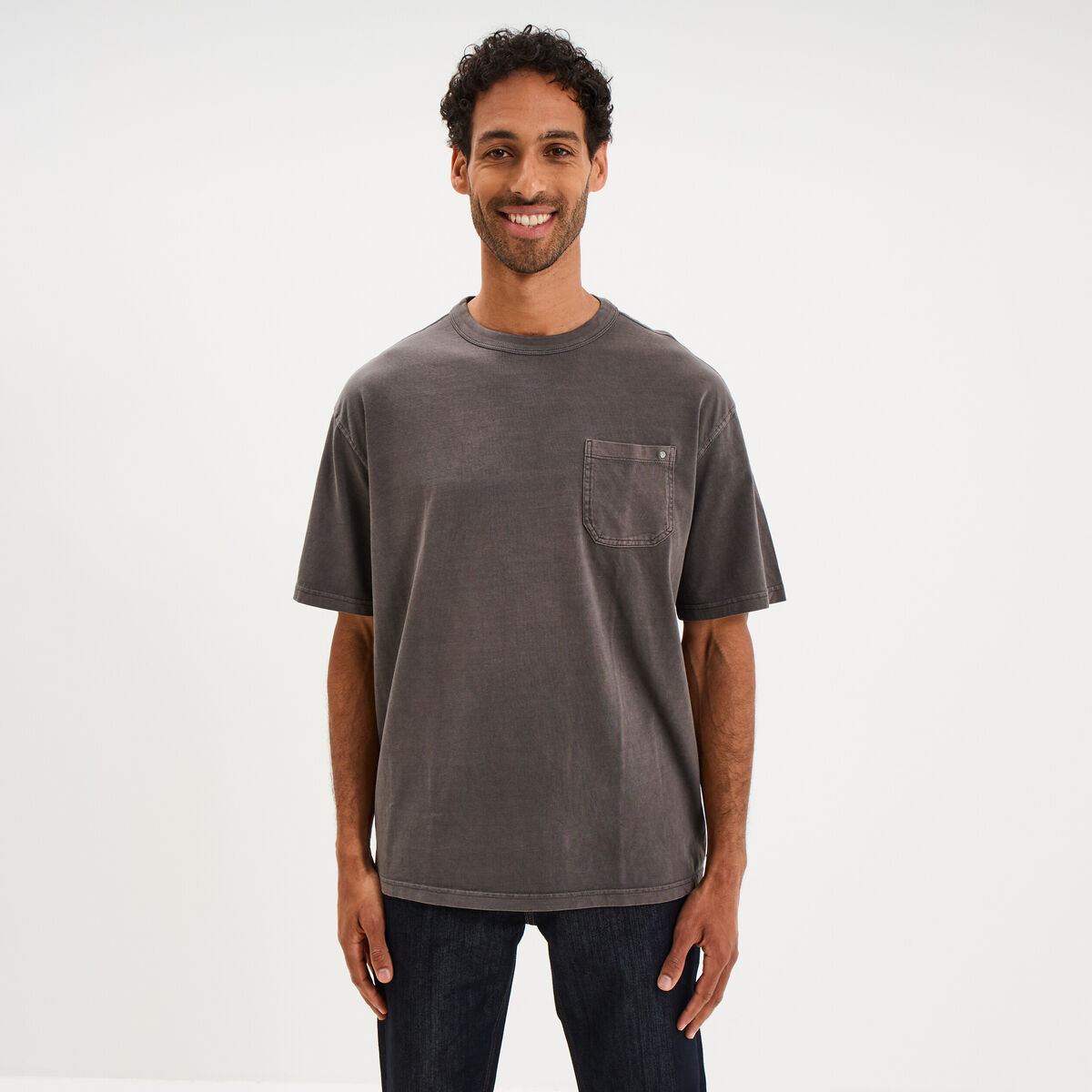 T-shirt droit col rond 1 poche coton gris fonc&eacute; homme