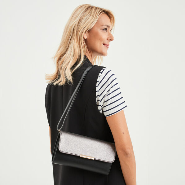 sac pochette avec rabat metallise couleur or femme Sac pochette avec rabat métallisé couleur or femme