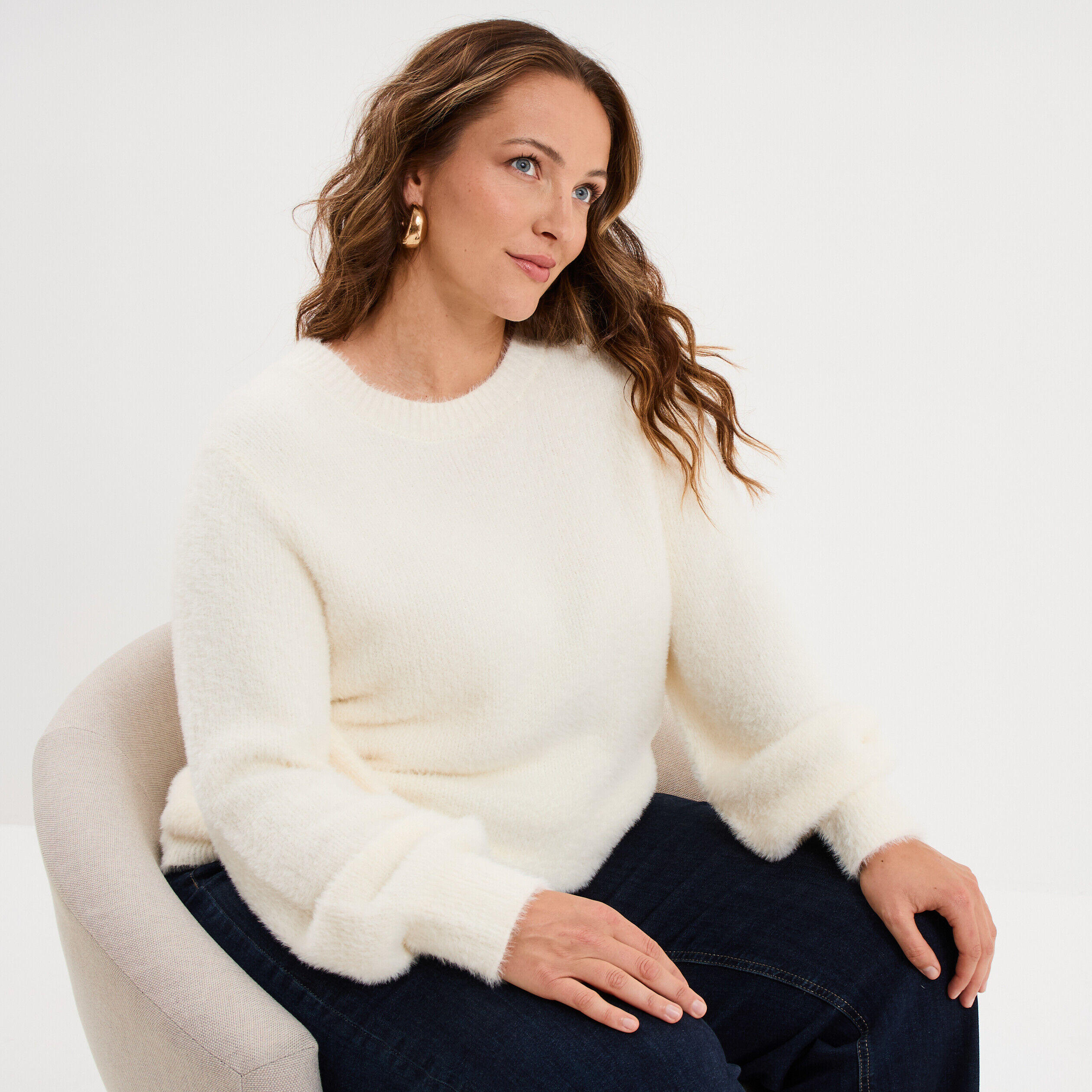 Pull mailles duveteuses manches longues blanc femme grande taille MODAVISTA