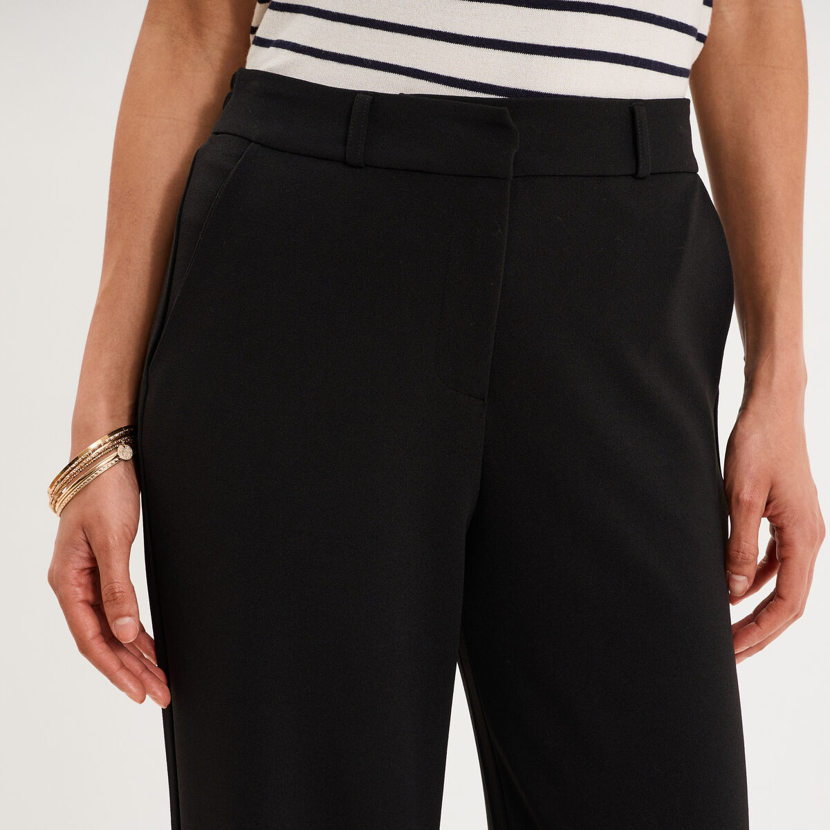 Pantalon effet cr&ecirc;pe large noir femme