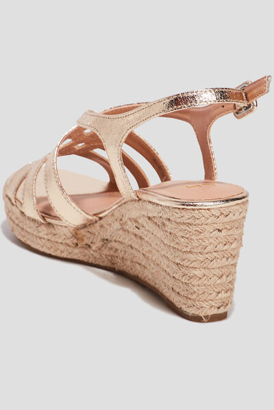 Sandales compensées brides croisées jaune or femme