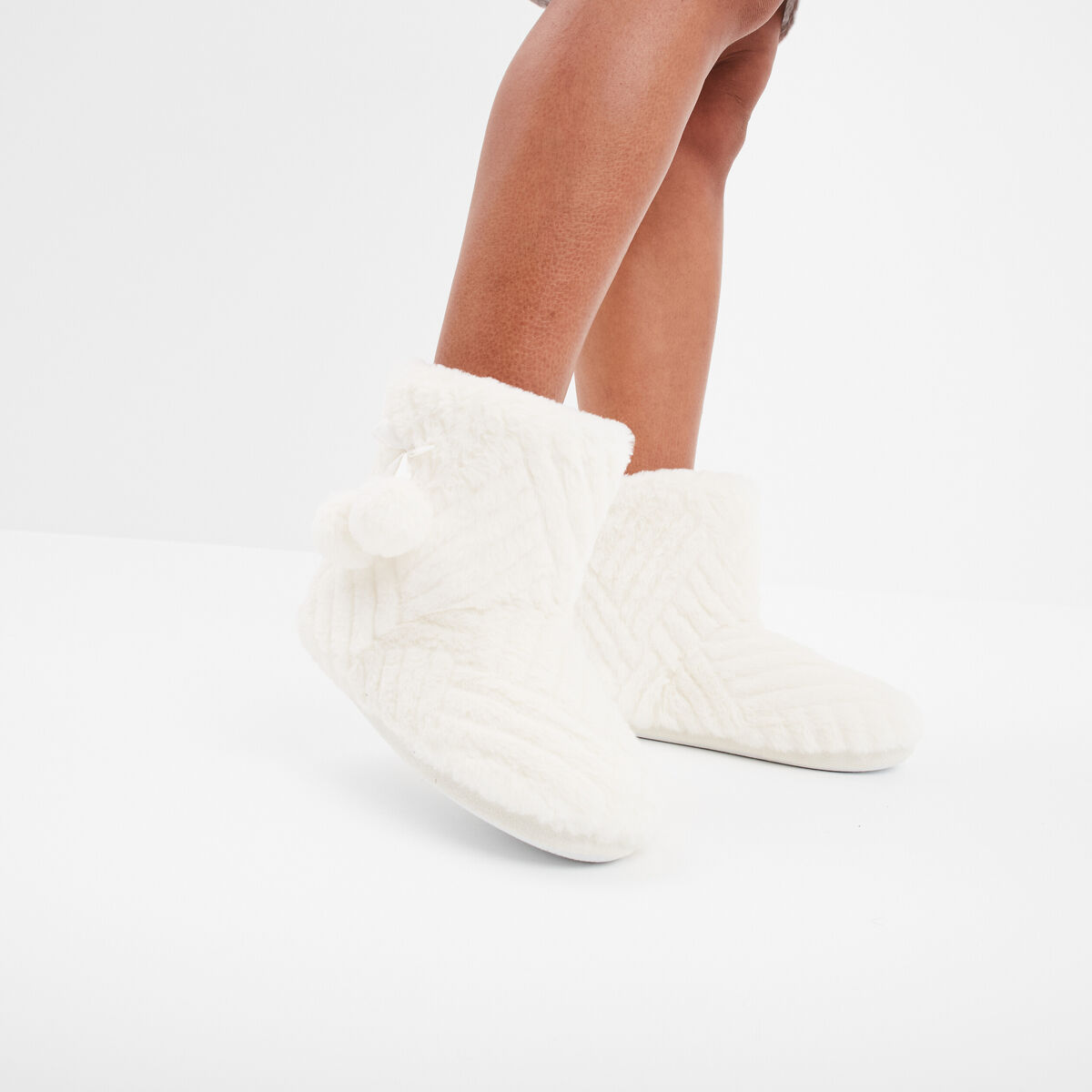 Chaussons bottines fourr&eacute;s blanc femme