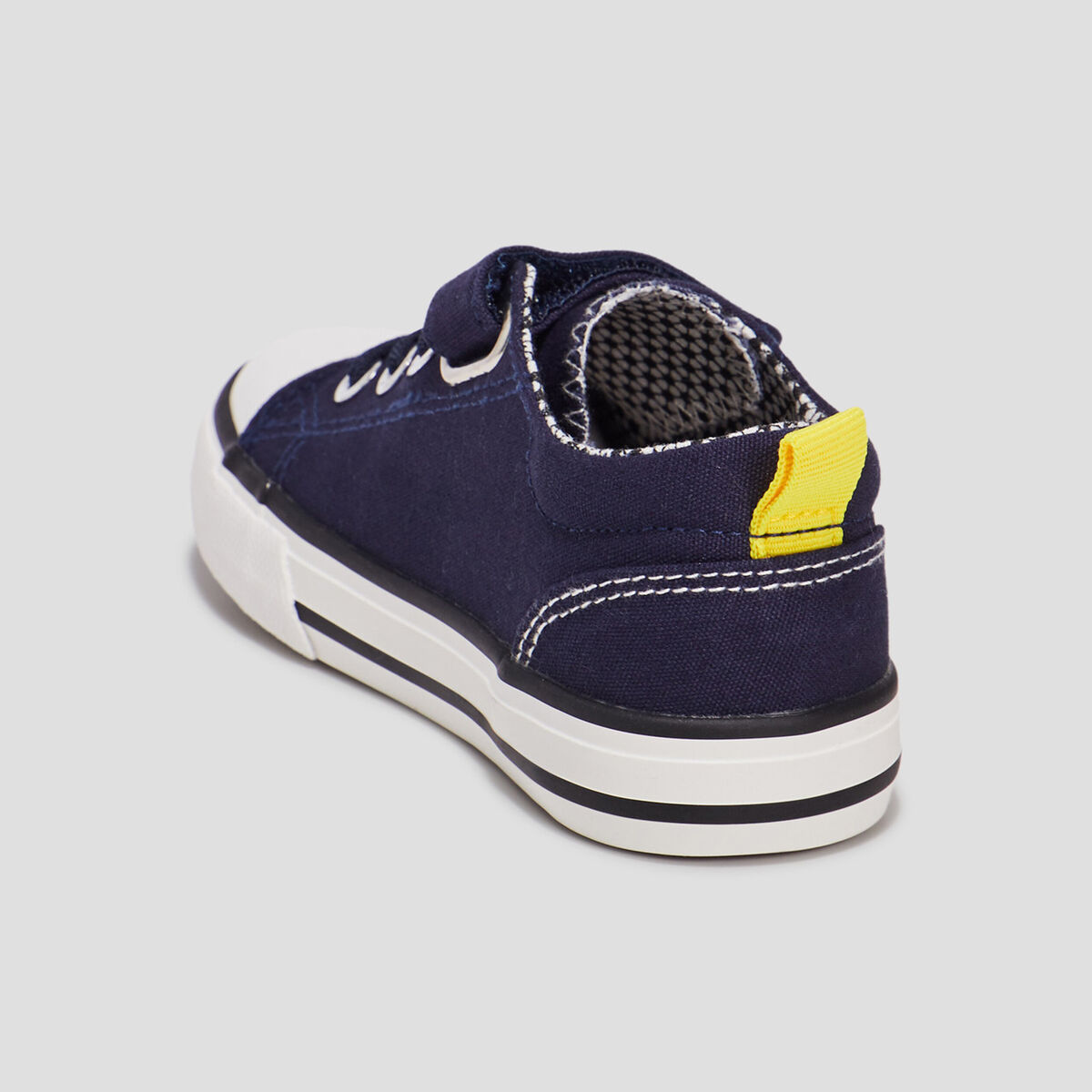 Tennis en toile &agrave; lacets bout renforc&eacute; bleu marine gar&ccedil;on