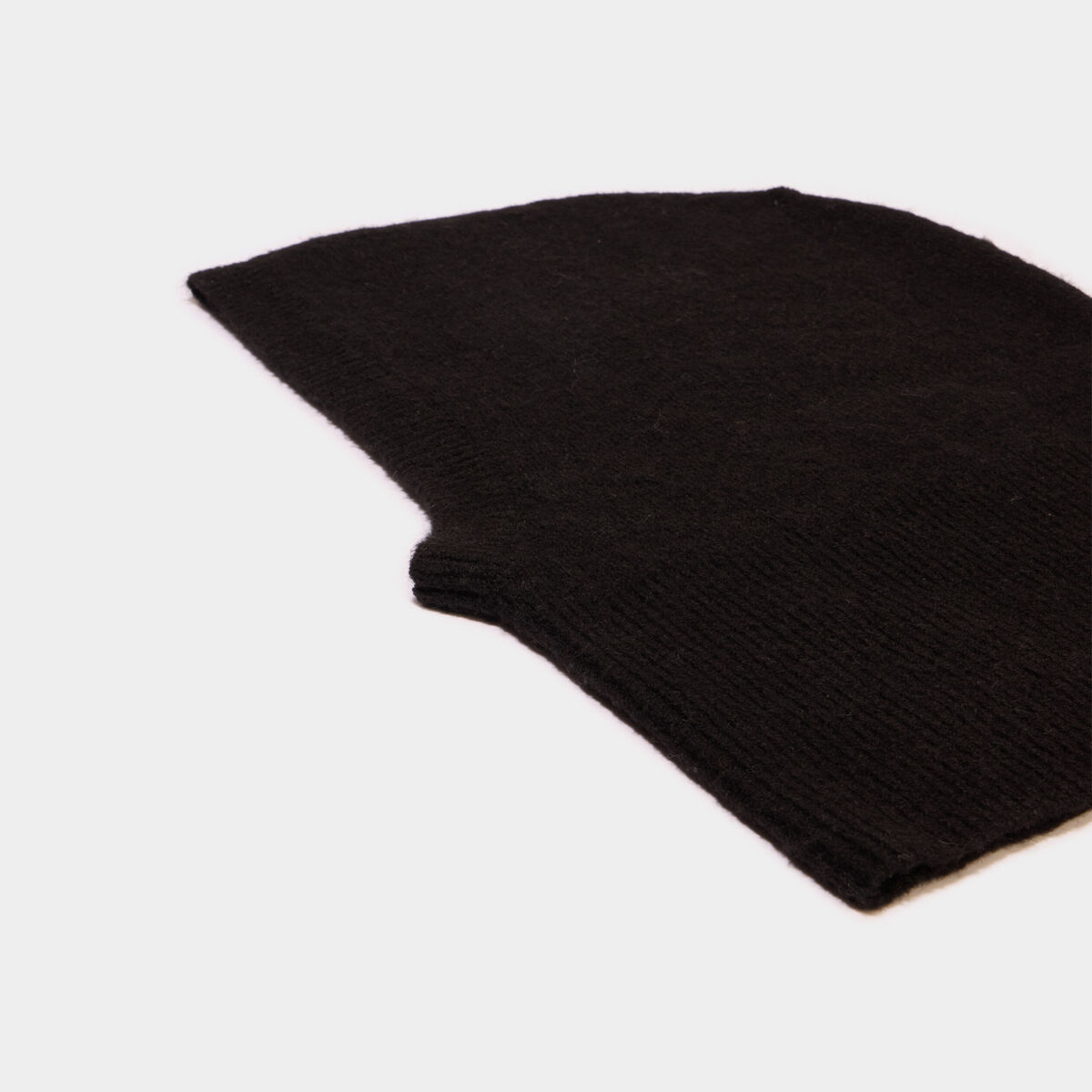 Cagoule en maille tricot noir femme