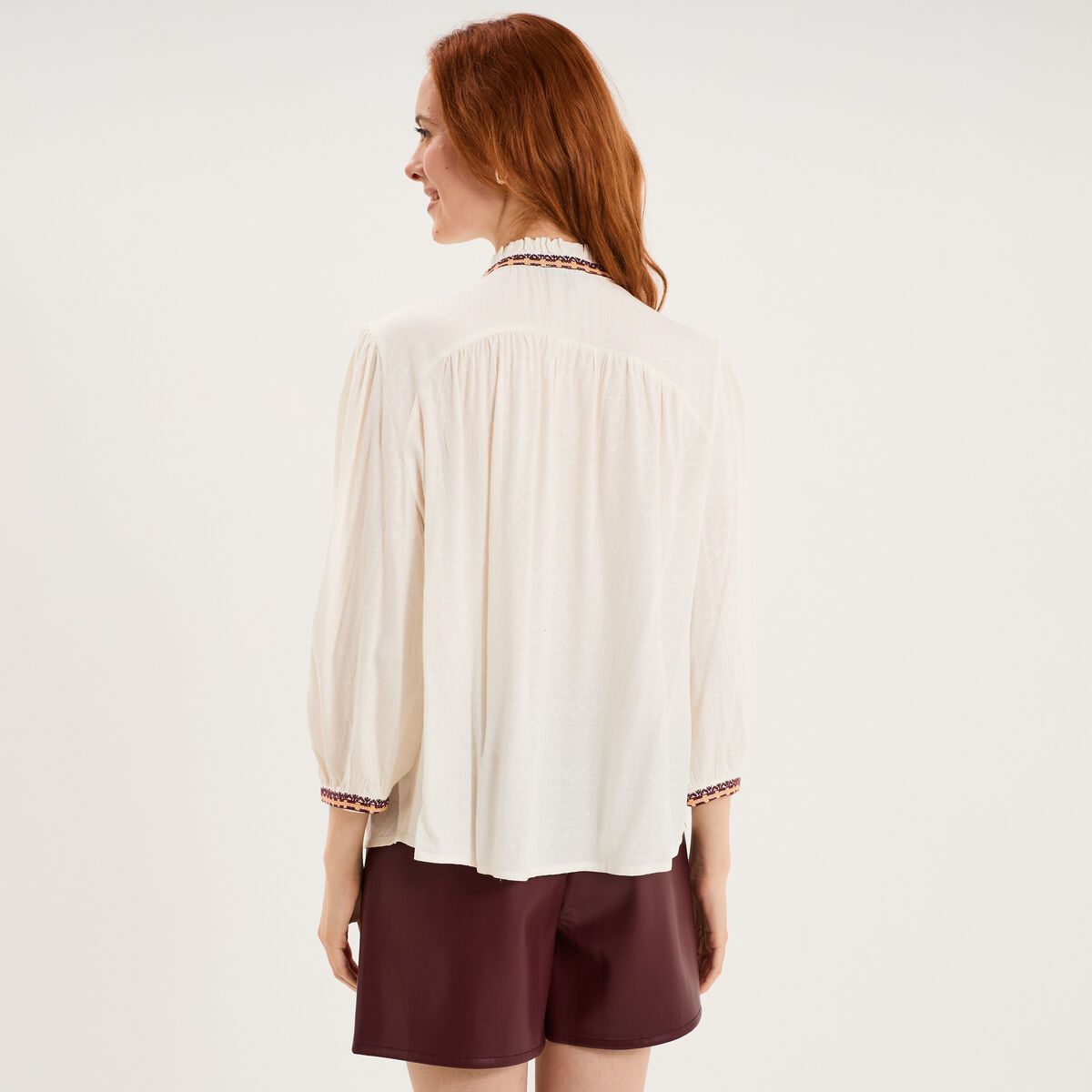 Blouse col tunisien avec broderie ecru femme