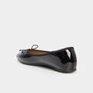 Ballerines vernies plates avec noeud noir femme