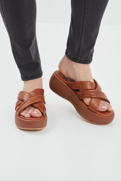 Mules compensées en cuir Liberto marron femme