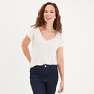 T-shirt col en V à bandes dentelle beige femme