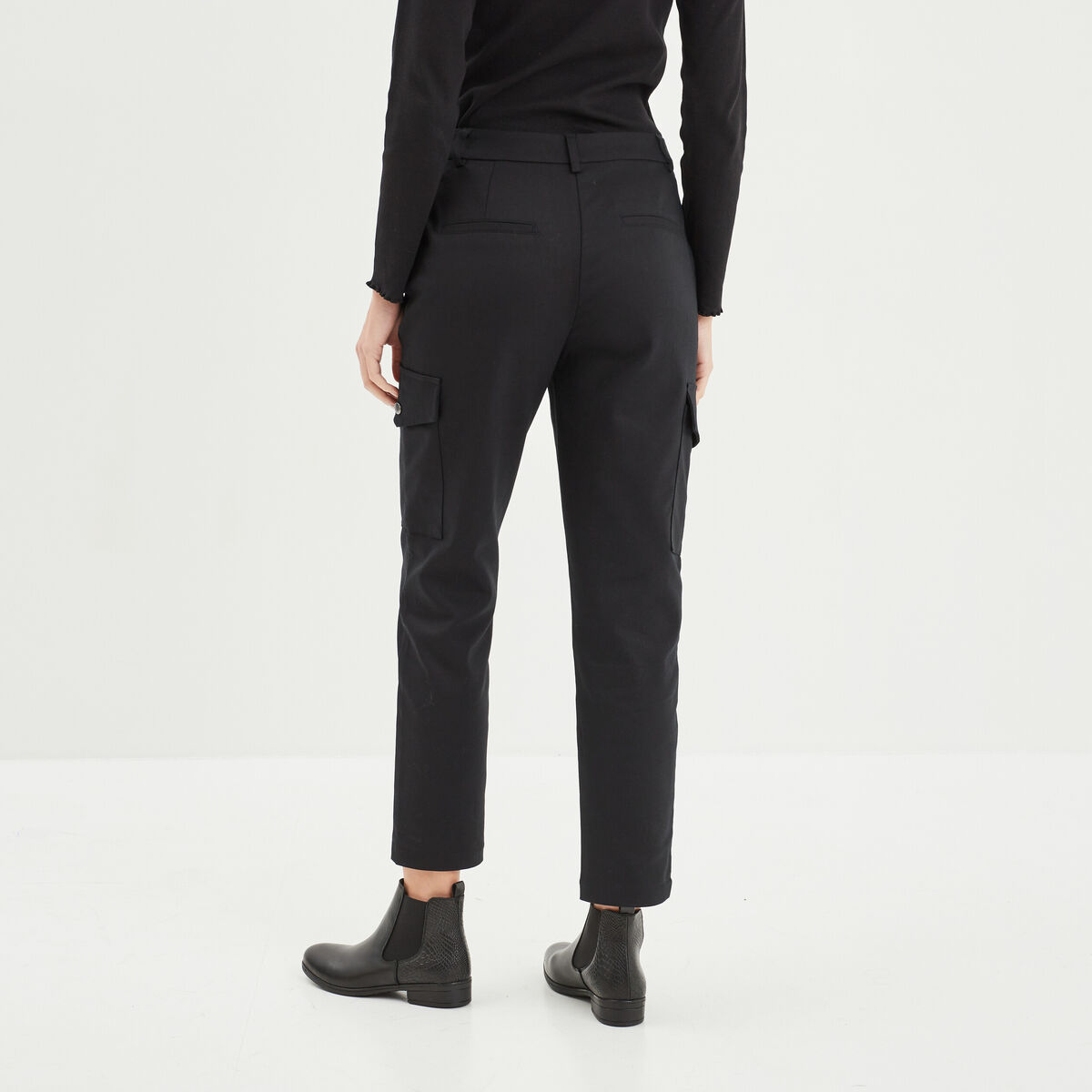Pantalon cargo 2 poches à rabat noir femme
