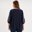Blouse brod&eacute;e manches 3/4 col tunisien bleu fonc&eacute; femme grande taille