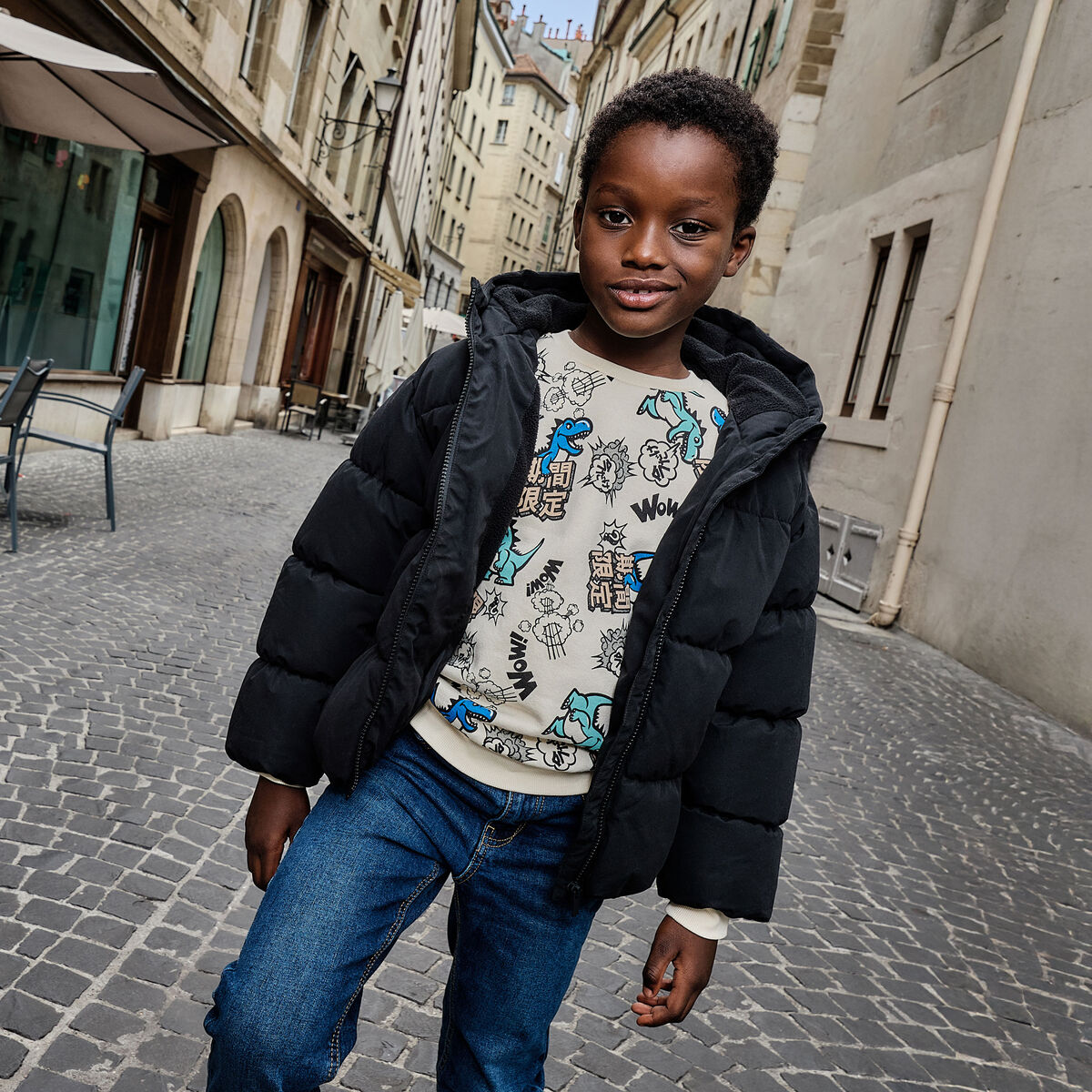 Doudoune manches longues &agrave; capuche noir gar&ccedil;on