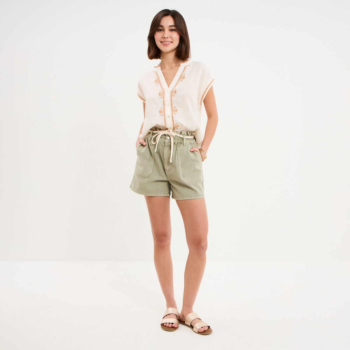 Short mom ceinture cordon coton vert kaki femme