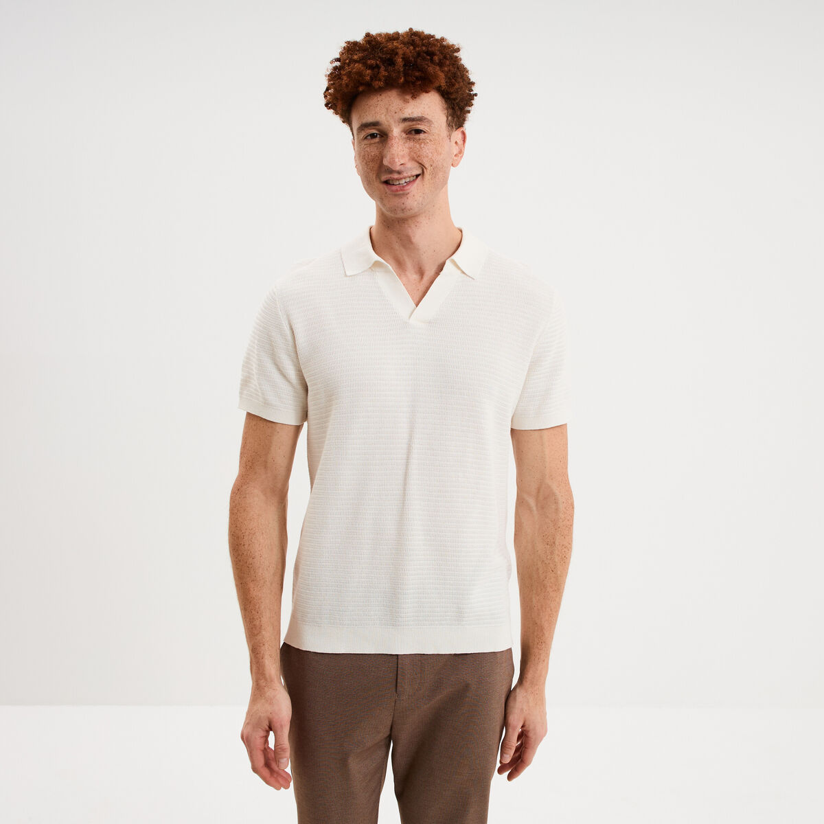 Polo manches courtes textur&eacute; coton blanc homme