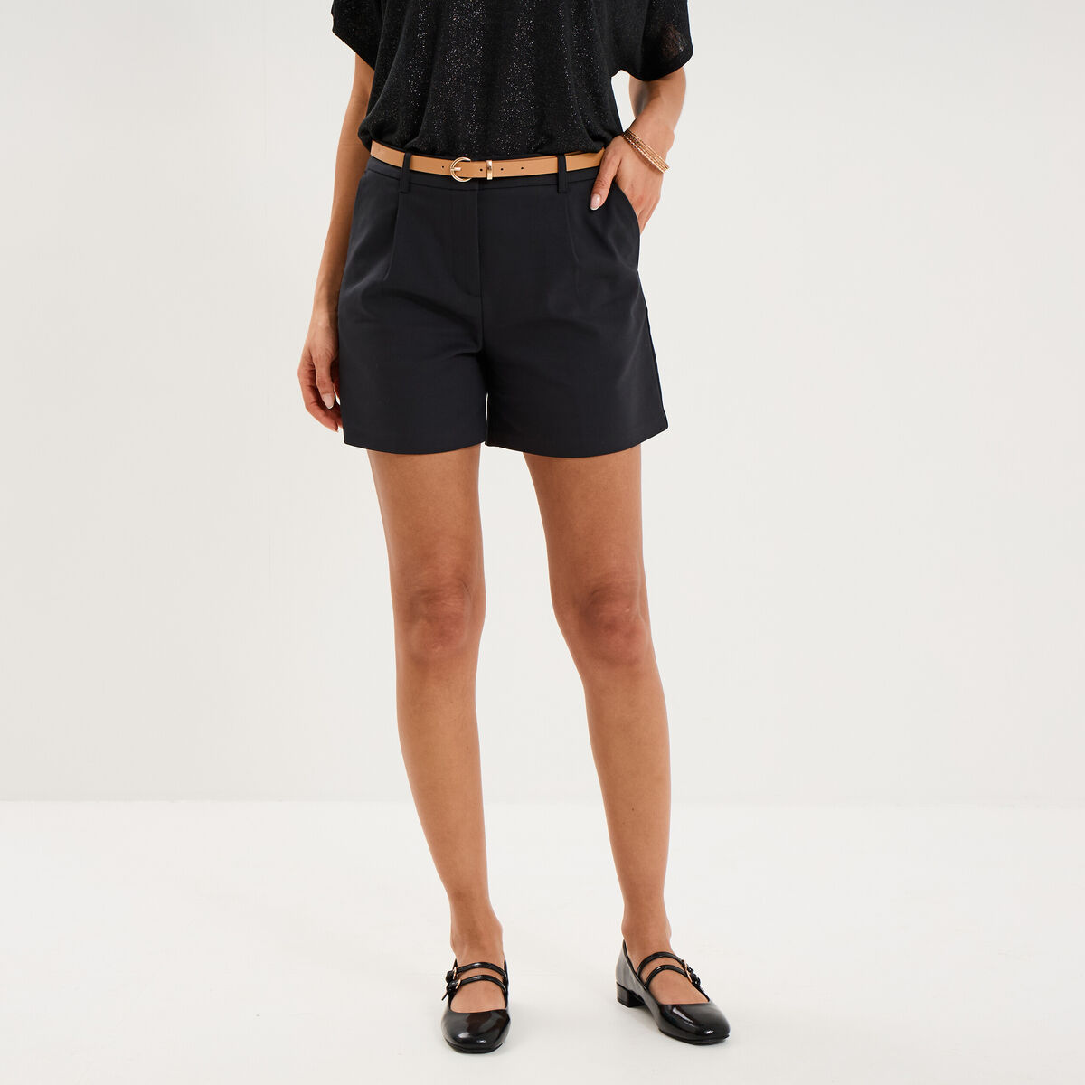 Short chino large taille haute ceintur&eacute; noir femme
