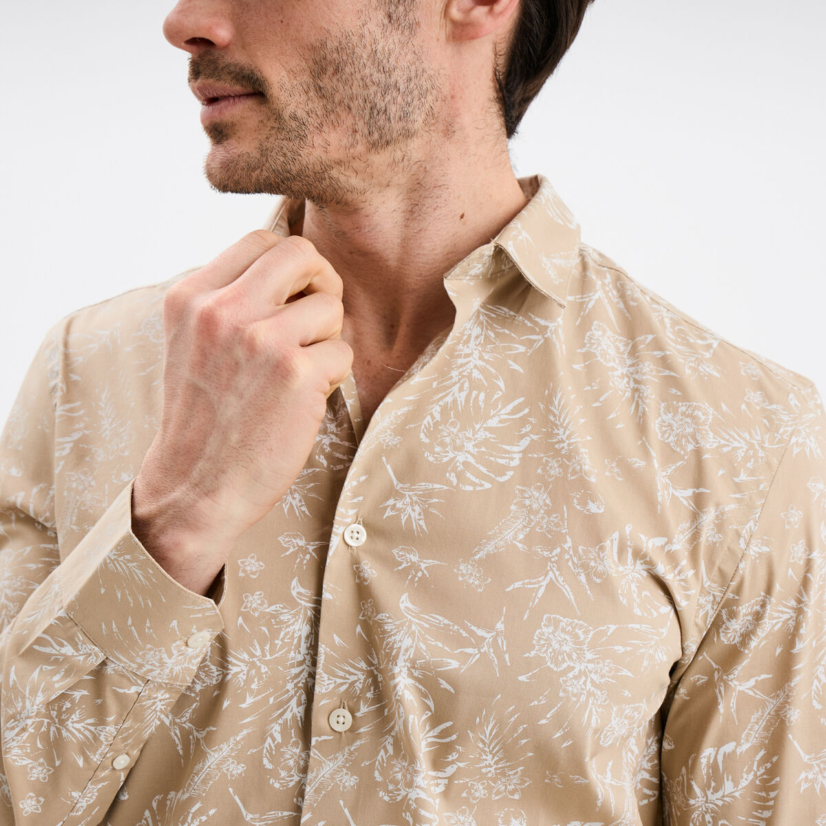 Chemise ajust&eacute;e manches longues beige homme