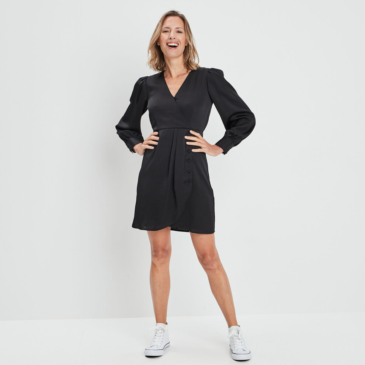 Robe portefeuille manches ballon satinée noir femme