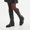 Bottes talons plats brides &agrave; oeillets noir femme