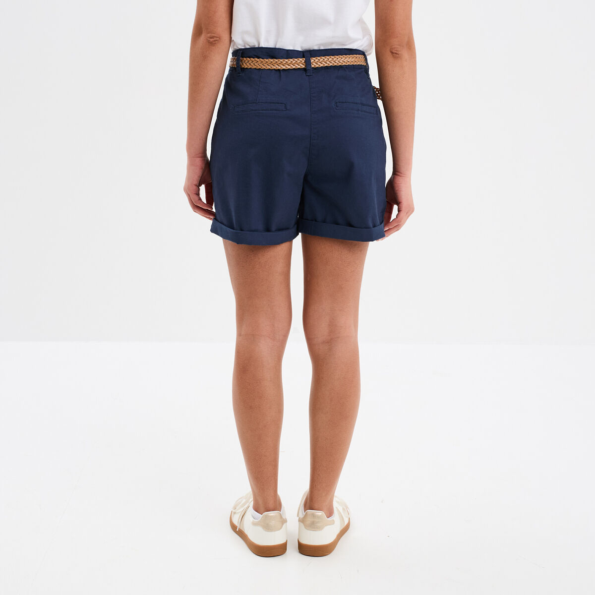 Short chino ceinture tressée bleu marine femme