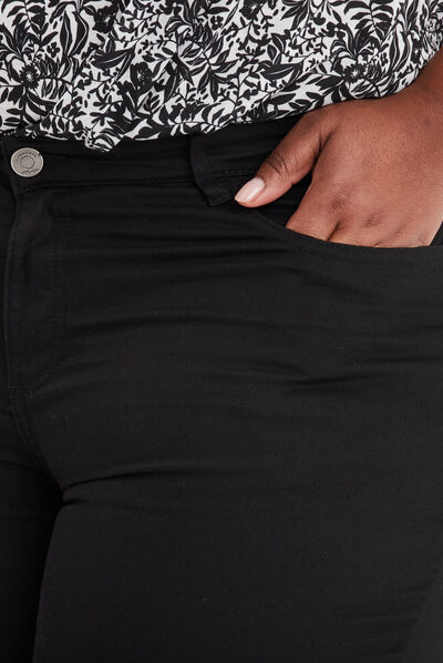 Pantalon slim noir femme grande taille