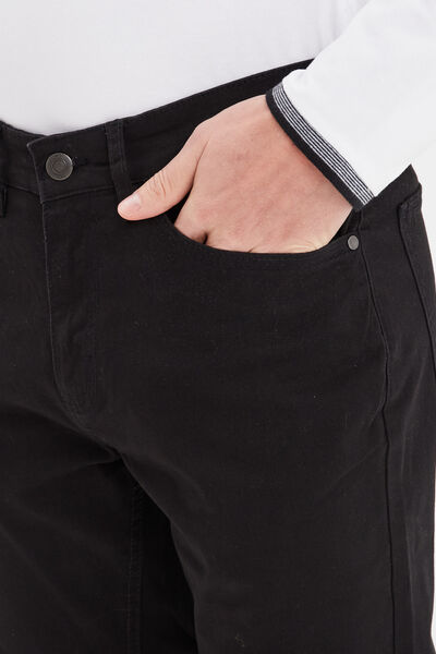 Pantalon droit en coton stretch noir homme