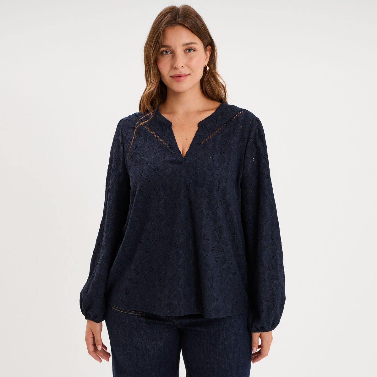 Blouse ajour&eacute;e manches 3/4 col tunisien bleu fonc&eacute; femme grande taille