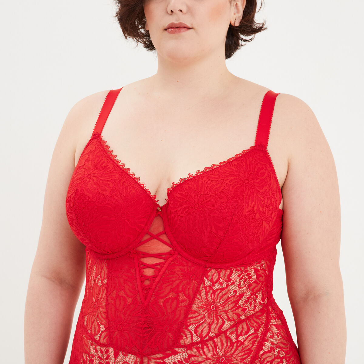 Body en dentelle avec la&ccedil;age rouge femme grande taille