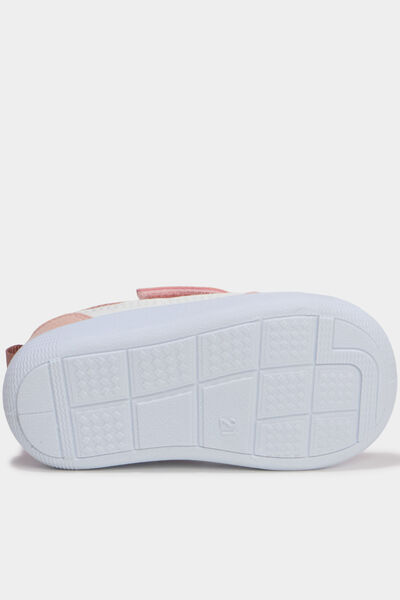 Baskets basses &agrave; semelles souples rose b&eacute;b&eacute; fille