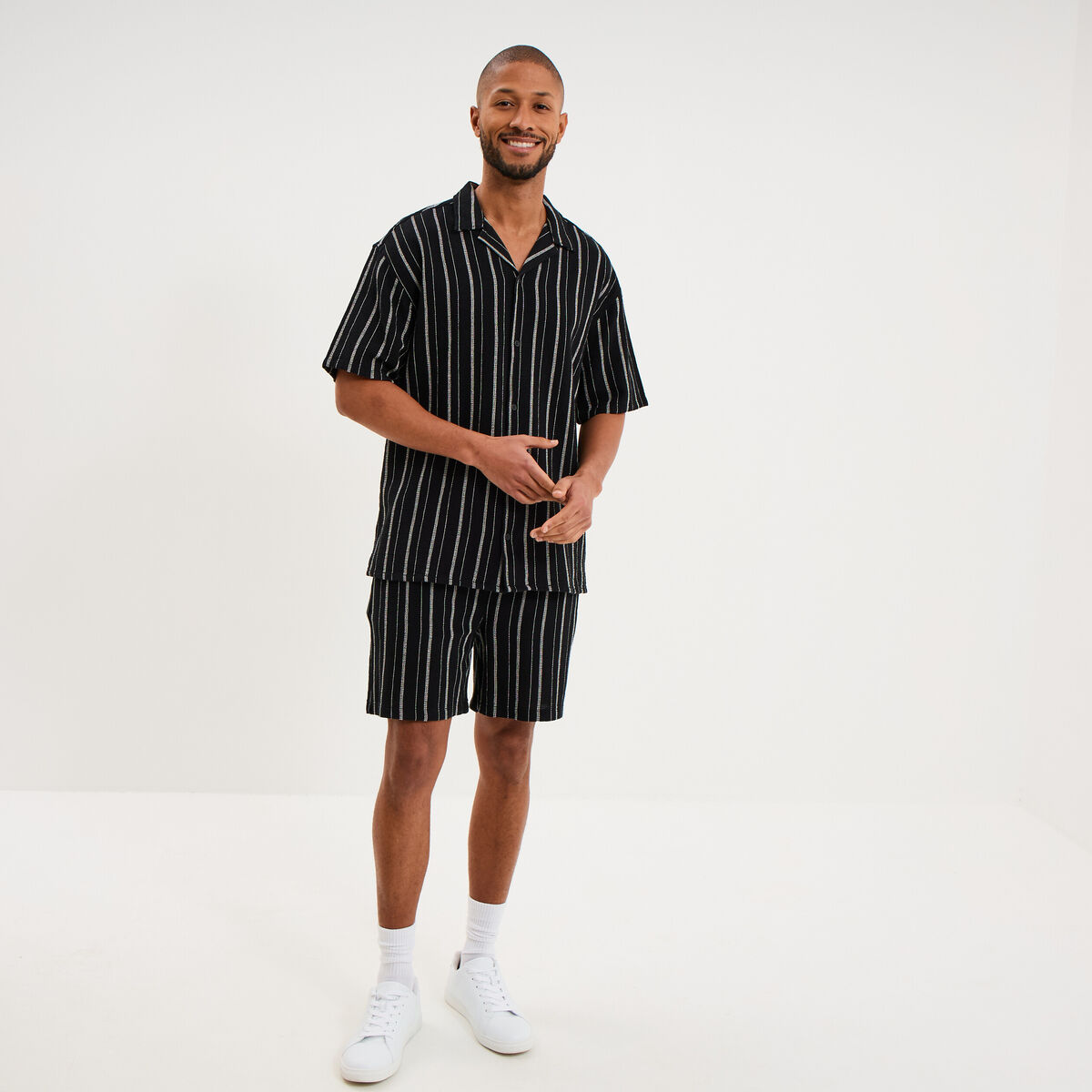 Chemise col cubain manches courtes coton noir homme