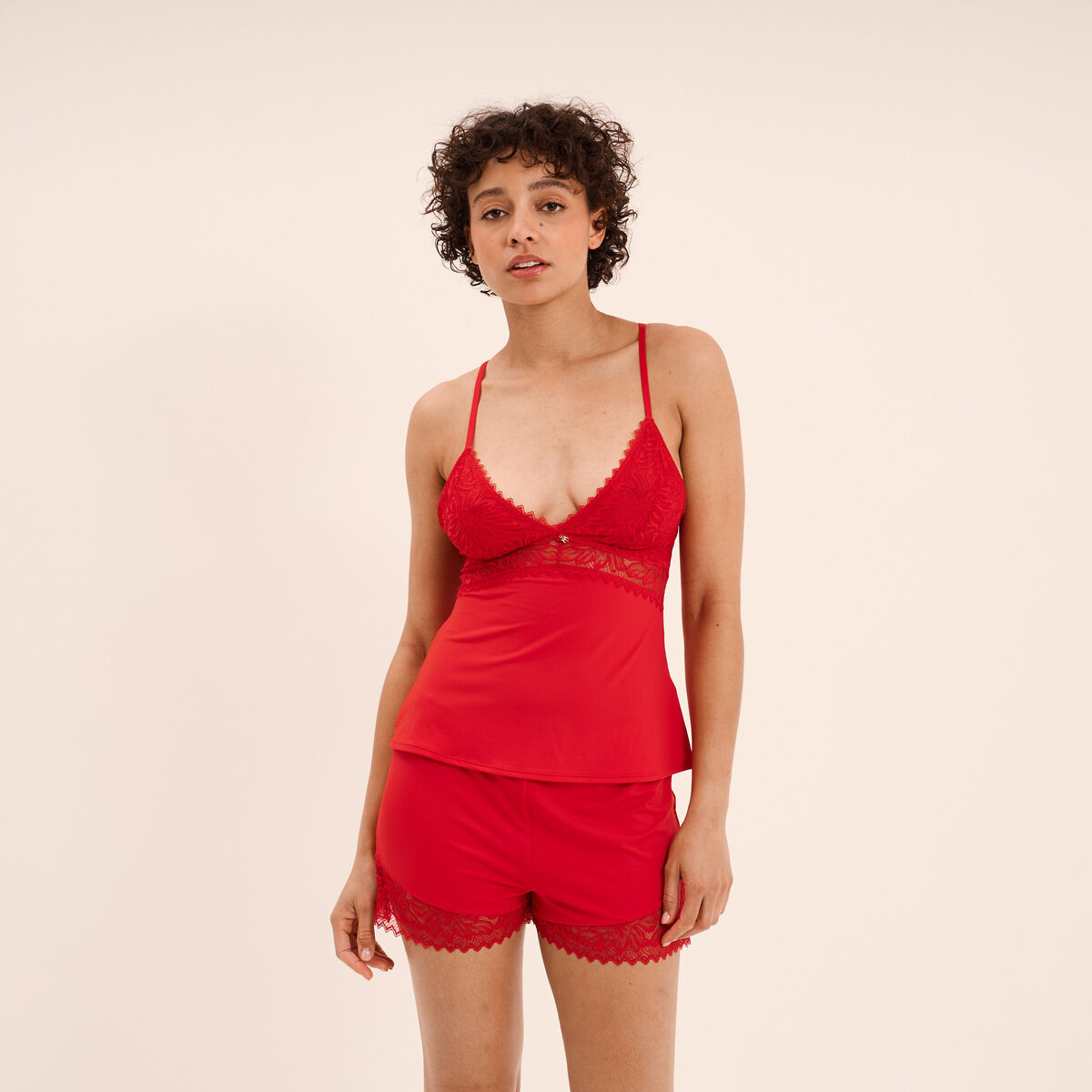 Ensemble pyjama short dentelle 2 pi&egrave;ces rouge femme