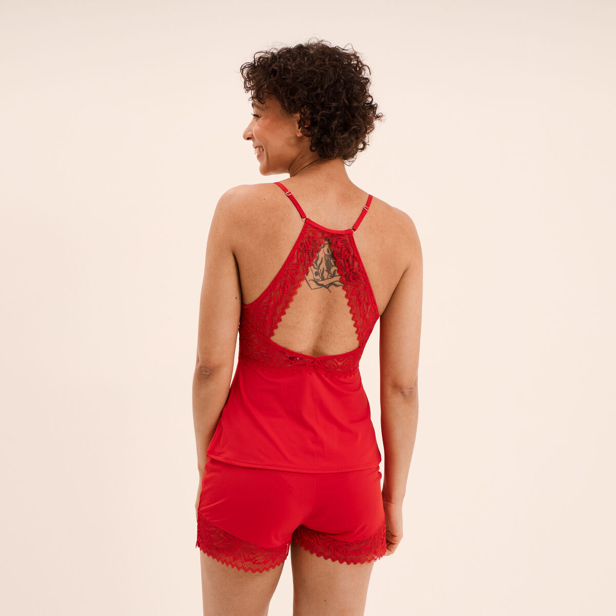Ensemble pyjama short dentelle 2 pi&egrave;ces rouge femme