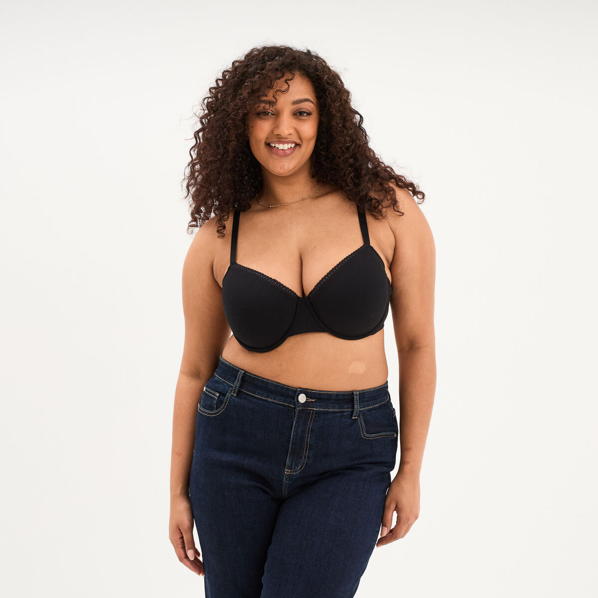 Soutien-gorge corbeille embo&icirc;tant noir femme grande taille