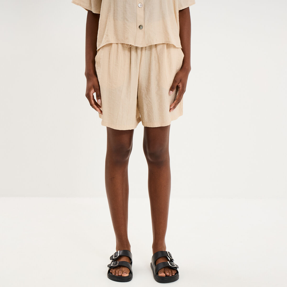 Short droit fluide taille &eacute;lastiqu&eacute;e beige femme