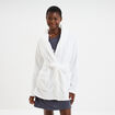 Peignoir mi-long effet polaire ceintur&eacute; blanc femme