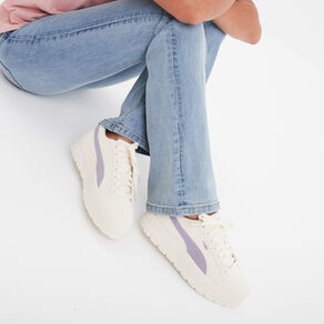 Tennis basses suédine en cuir Puma ivoire femme