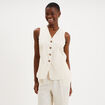 Veste sans manches ajust&eacute;e boutonn&eacute;e ecru femme