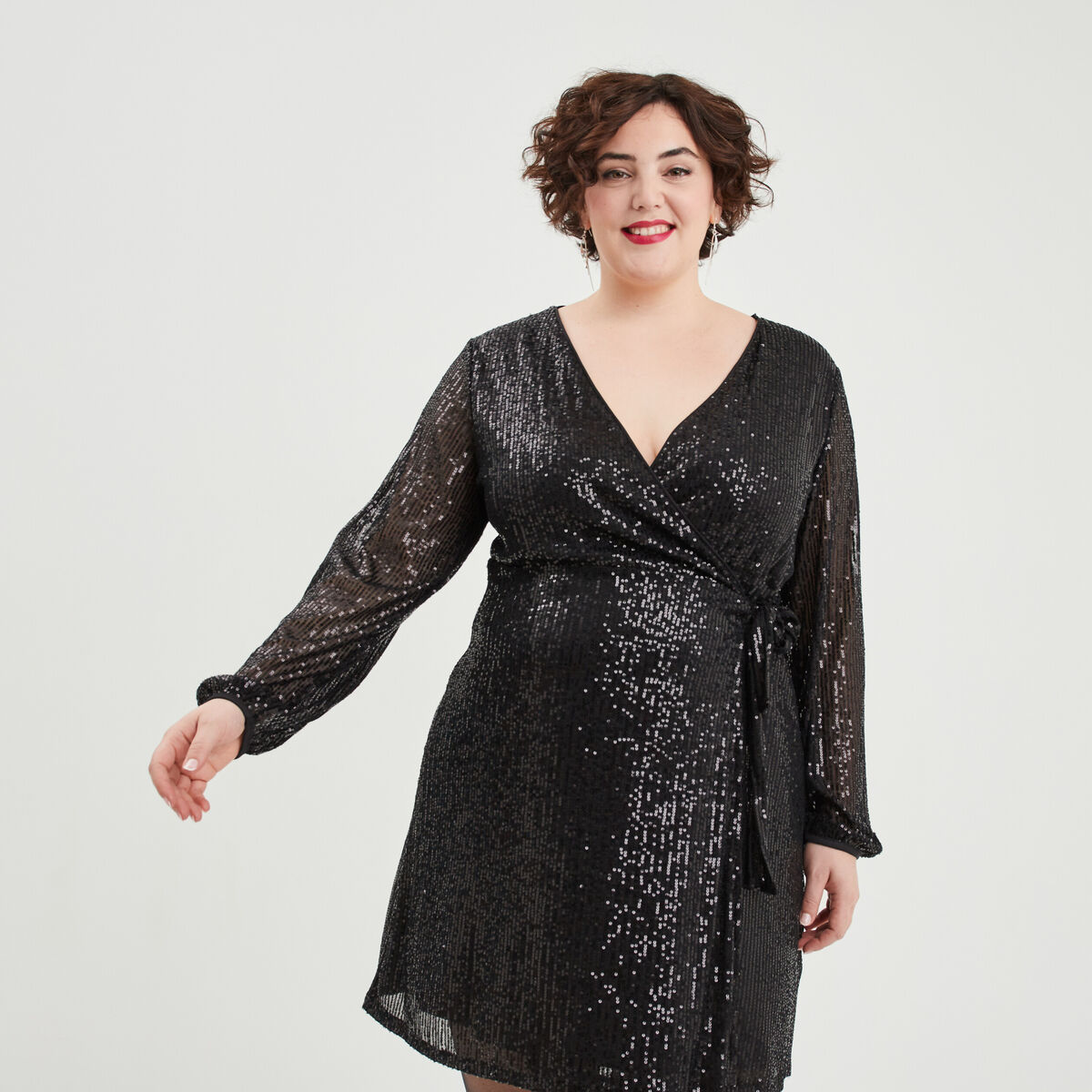 Robe à sequins portefeuille noir femme grande taille