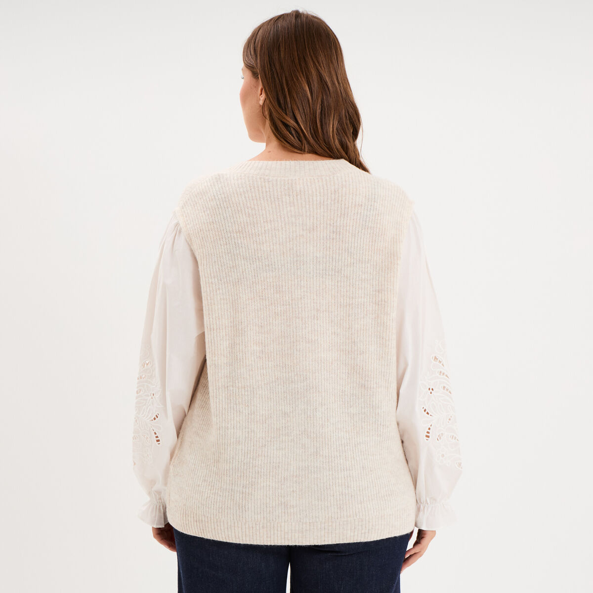 Gilet effet 2-en-1 manches brod&eacute;es beige femme grande taille