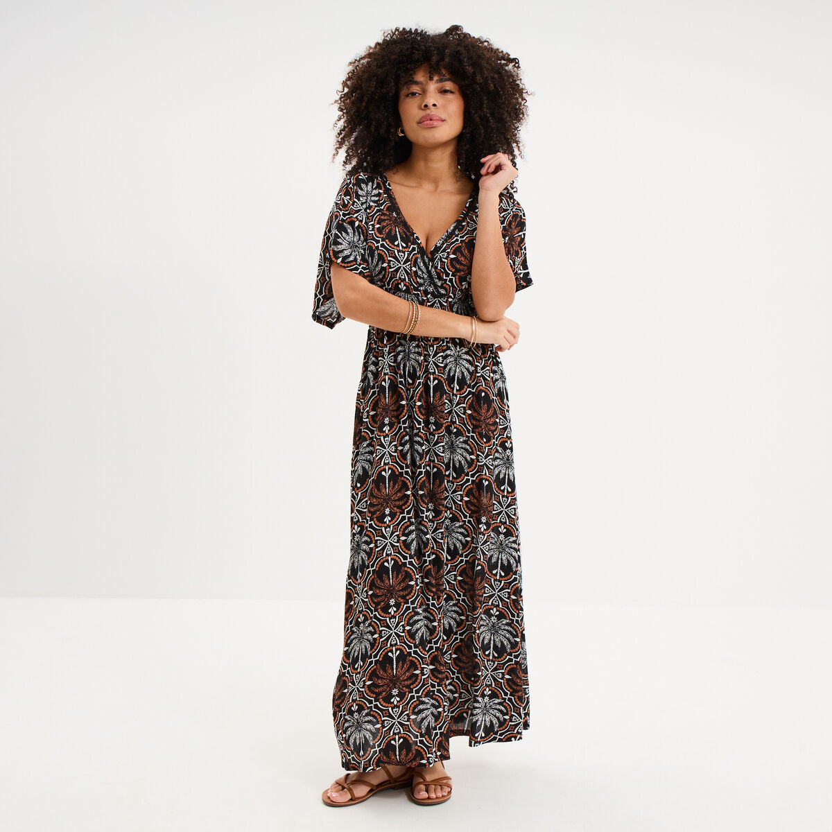 Robe fluide longue col et dos en V noir femme