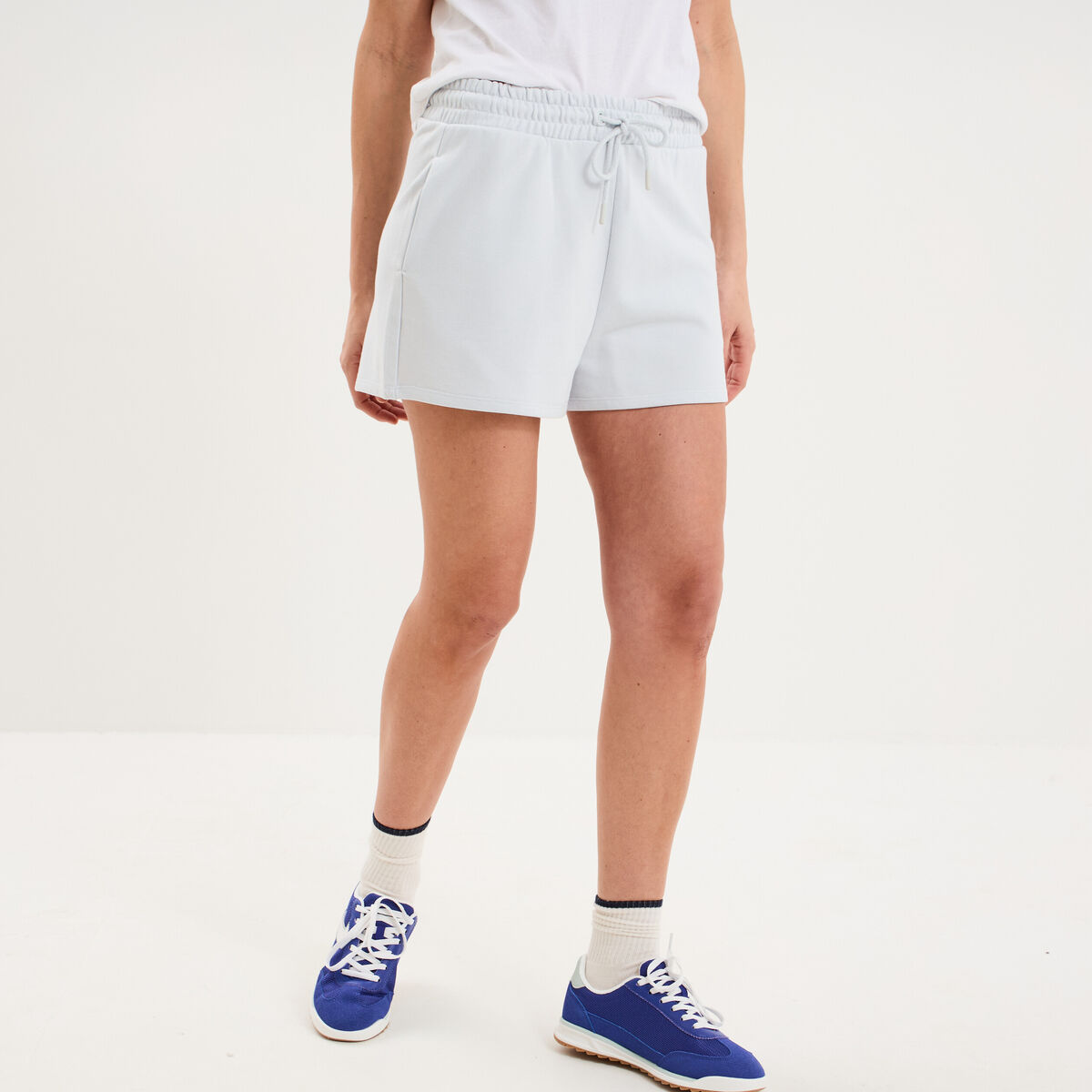 Short de jogging molletonn&eacute; ajust&eacute; bleu clair femme