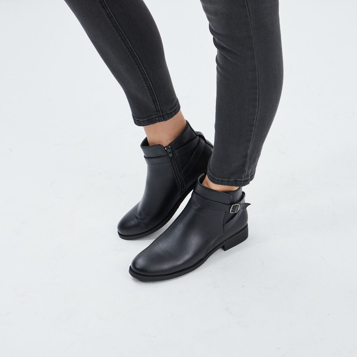 Bottines avec brides noir femme