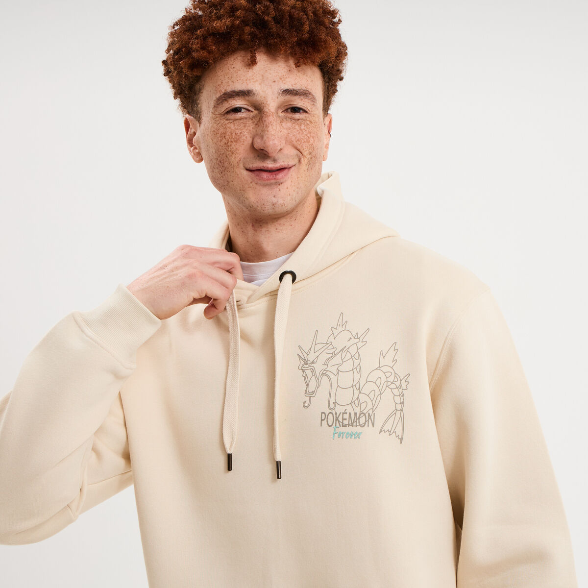 Sweat hoodie molleton Pok&eacute;mon ecru homme