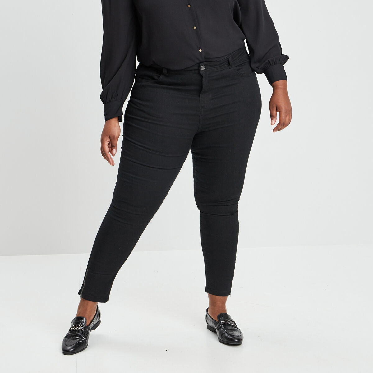 Pantalon slim 5 poches noir femme grande taille