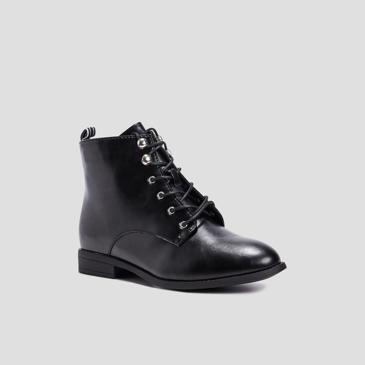 Bottines à talons plats noir femme