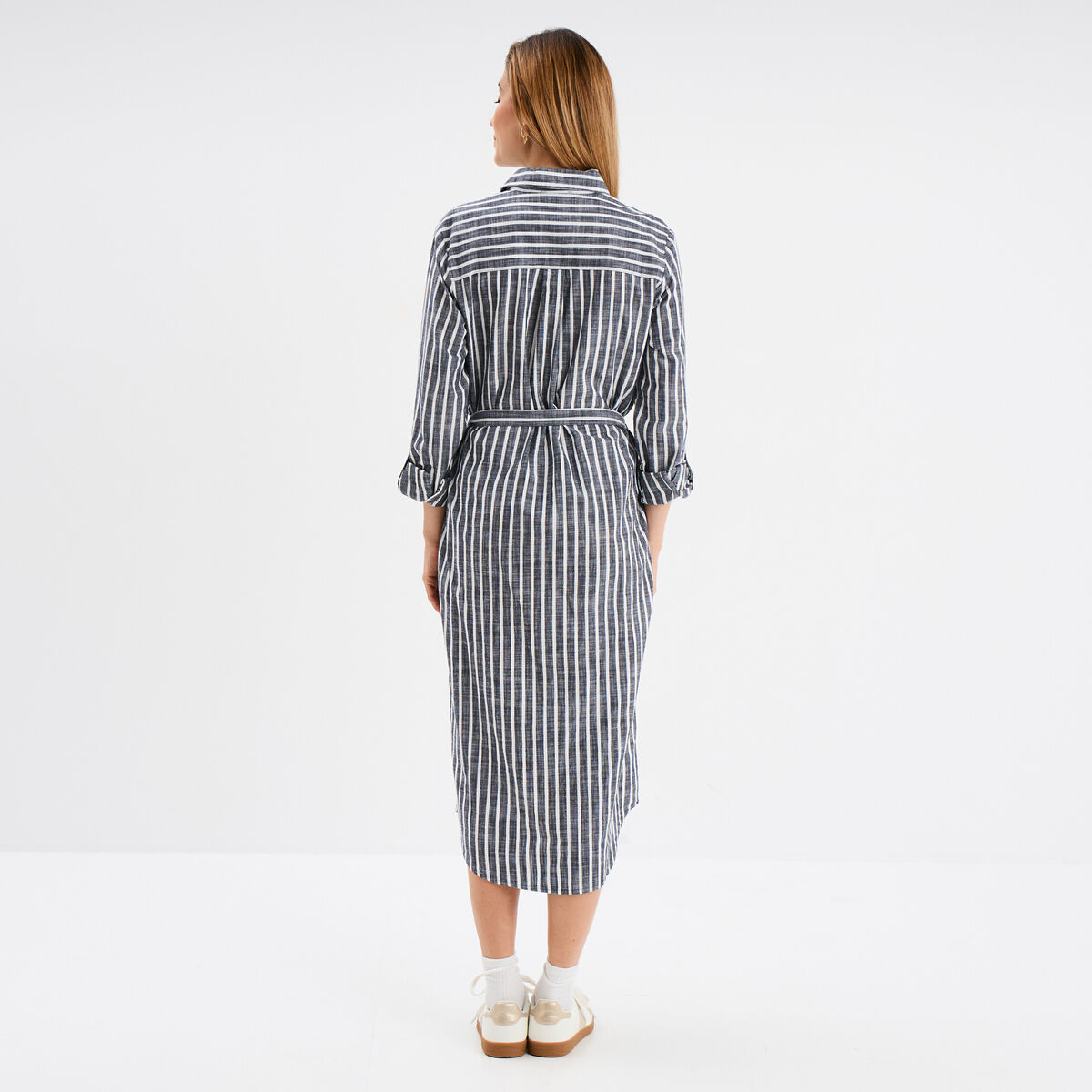 Robe chemise longue ceintur&eacute;e coton bleu marine femme