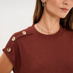 T-shirt gaufr&eacute; col rond avec boutons bordeaux femme